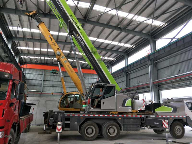 扶风县高空车出租需要注意哪些安全事项？